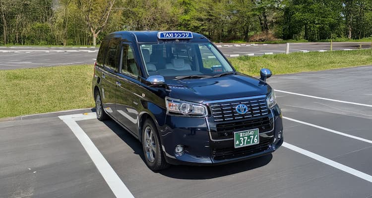 大型観光バス（60名）の写真