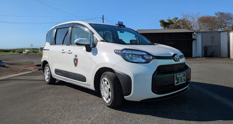 大型観光バス（60名）の写真